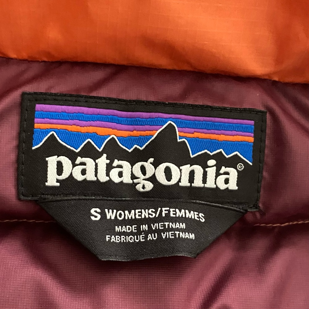 SOLD Patagonia Down Sweater Vest - Small - Picture 3 of 13